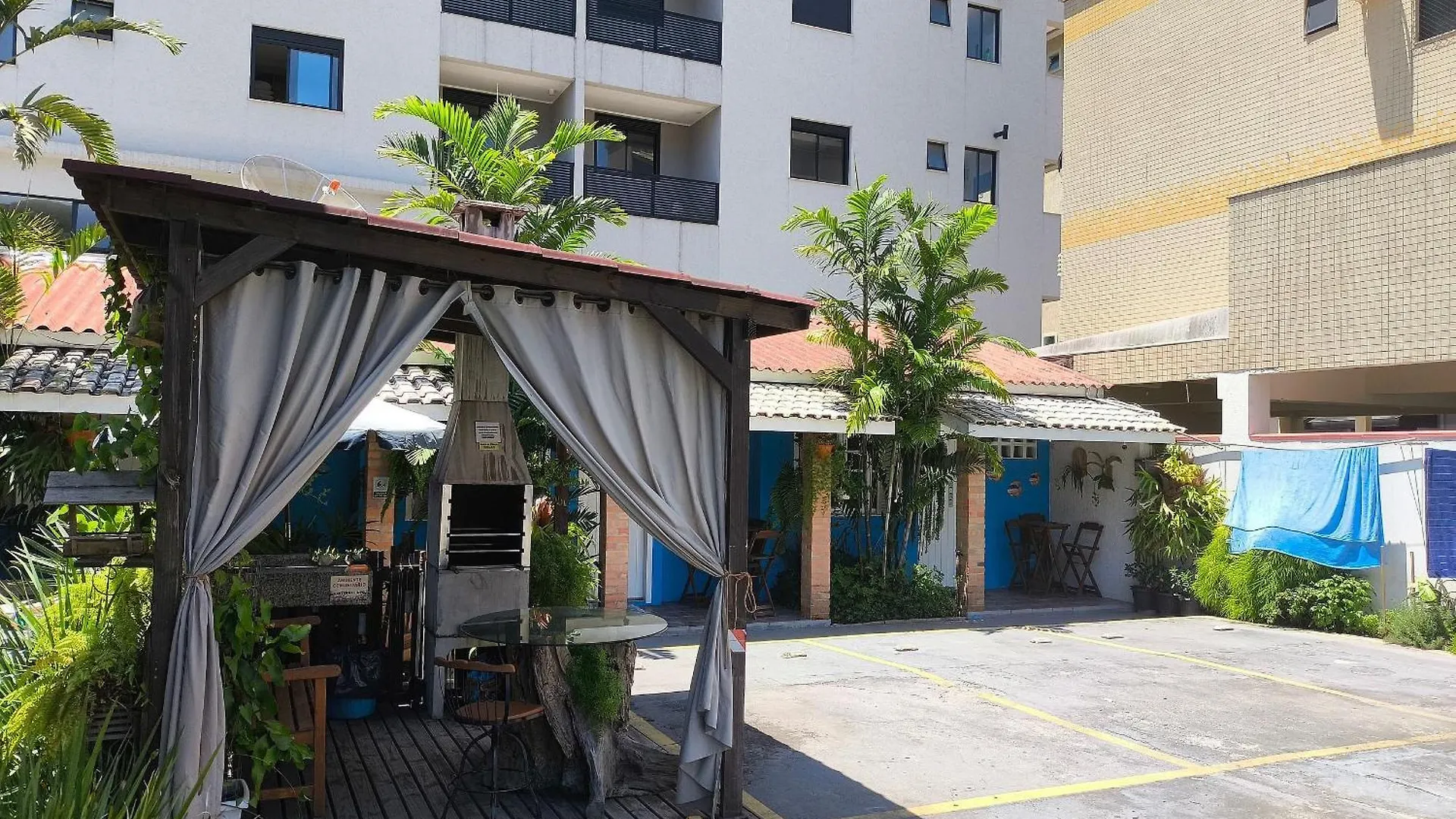 Apartamento Pousadinha E Residencial Sto Antonio - Praia De Bombas/Bombinhas-Sc