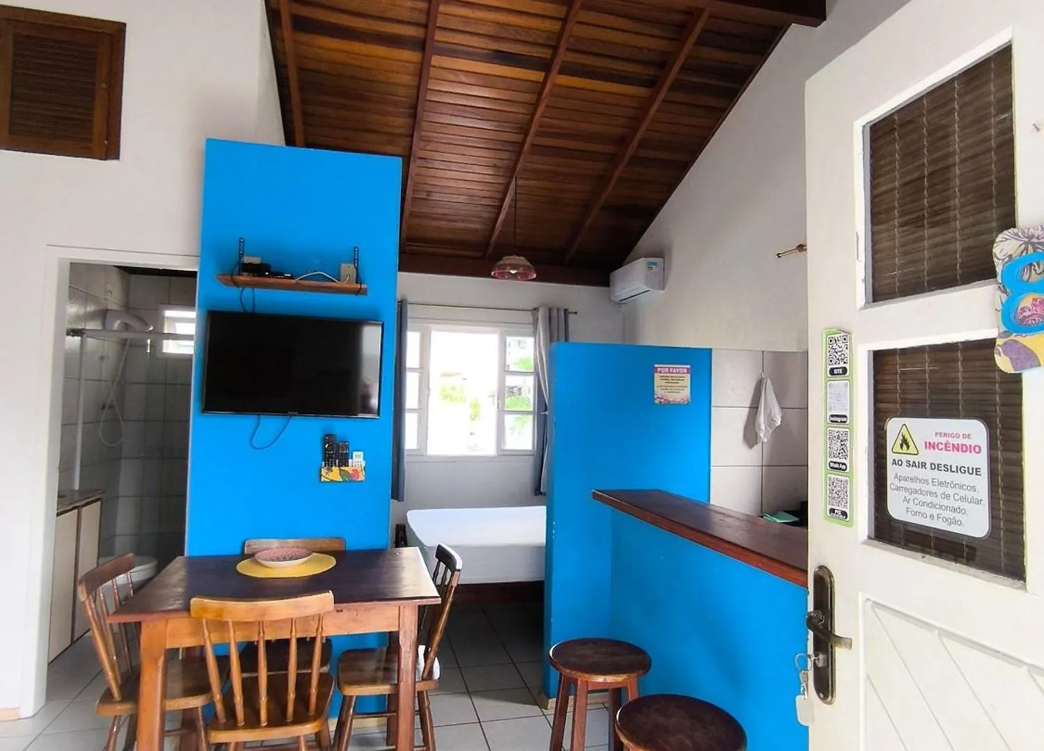 Apartamento Pousadinha E Residencial Sto Antonio - Praia De Bombas/Bombinhas-Sc