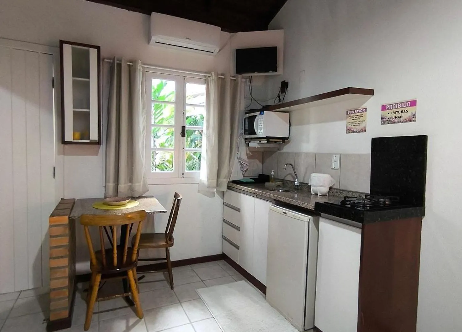 Apartamento Pousadinha E Residencial Sto Antonio - Praia De Bombas/Bombinhas-Sc